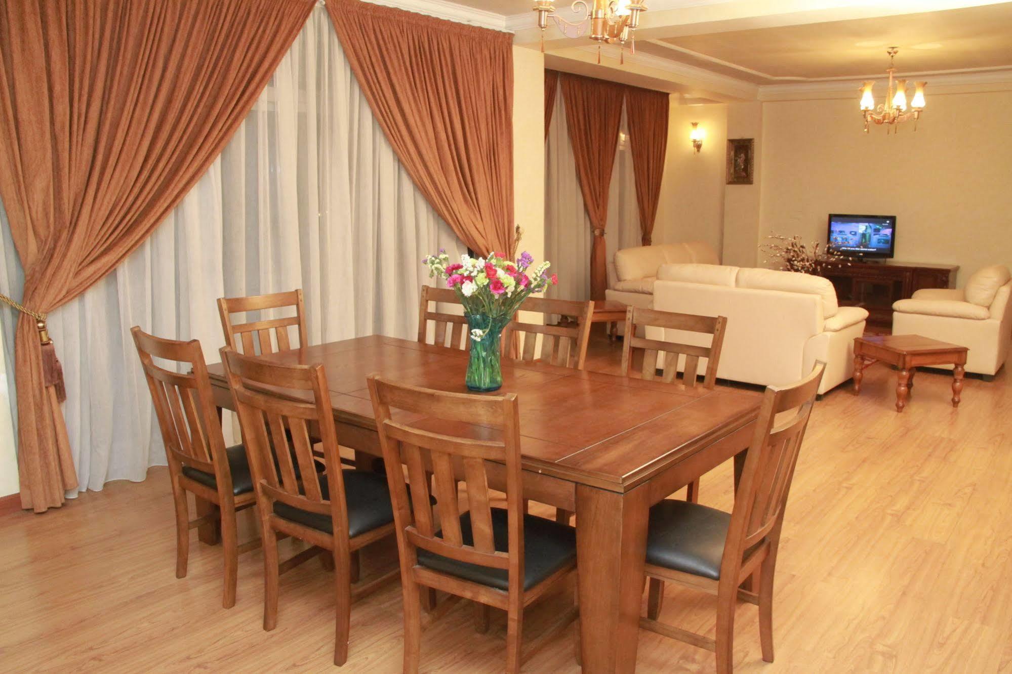 Solmile Family Guest House 亚的斯亚贝巴 外观 照片